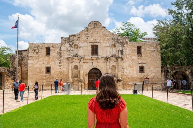 Visit San Antonio Icons of San Antonio Walking Tour in San Antonio