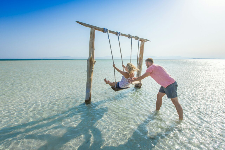 Hurghada: mergulho com snorkel com barco, visita à ilha e trasladoDe Gouna: Snorkeling com barco e Orange BayIlha e traslados