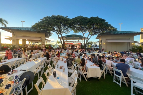 Oahu: Ka Moana Luau im Sea Life Park mit Abendessen & ShowCelebrity Experience mit Transfer