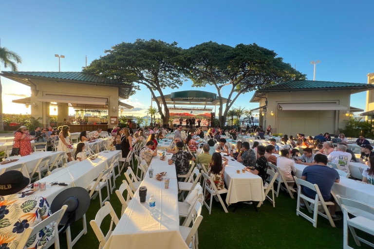 Oahu: Ka Moana Luau w Sea Life Park z kolacją i pokazemDoświadczenie celebrytów z transportem