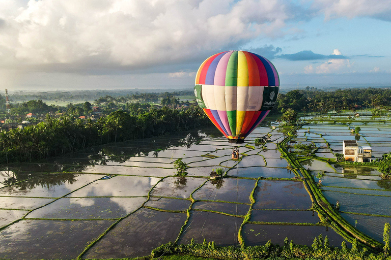 Ubud: Hot Air Balloon Experience Hot Air Balloon Experience with Dinner Included