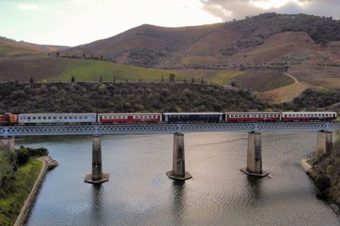 Douro Valley: Shared Tour with Lunch, Boat, Train & Winery