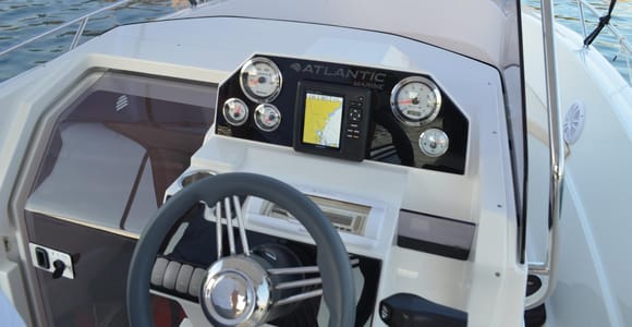 Krk: Mieten Sie ein Boot Atlantic 670 offen 385kk