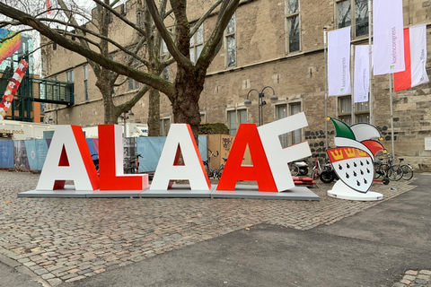 Colonia: tour a piedi per il CarnevaleColonia: tour a piedi del Carnevale con visita alla fabbrica di birra