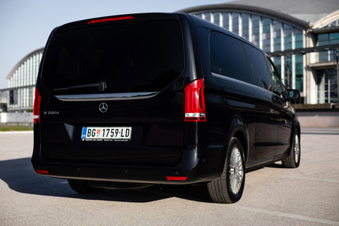 Transfert aéroportuaire privé en minivan à Belgrade