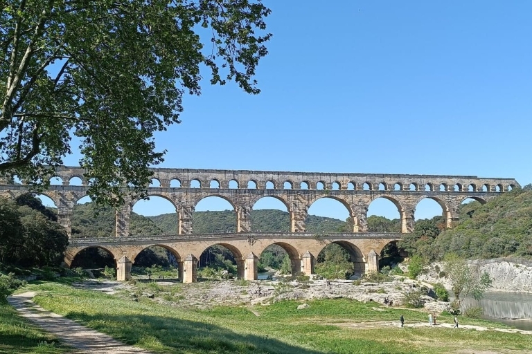 Roman Aqueduc of Pont du Gard, Avignon the Pope Palace