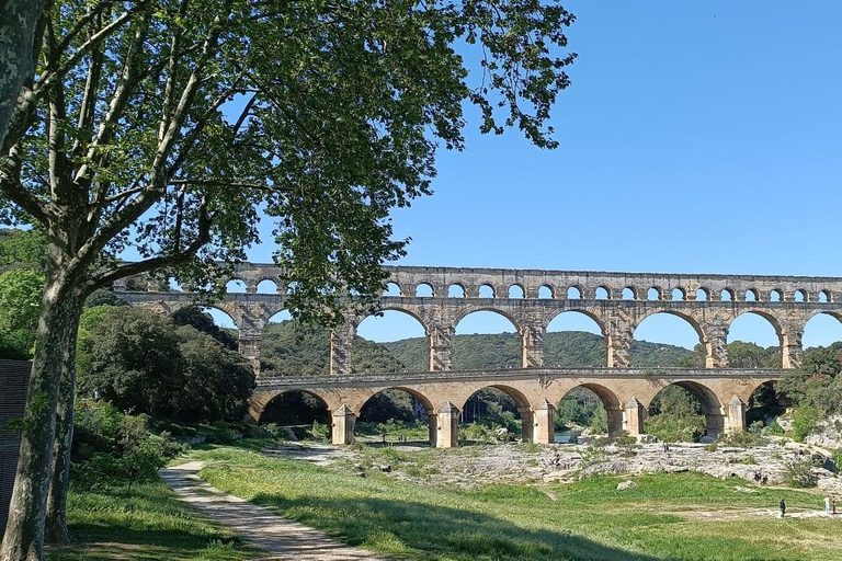 Römisches Aquädukt am Pont du Gard, Avignon der Papstpalast