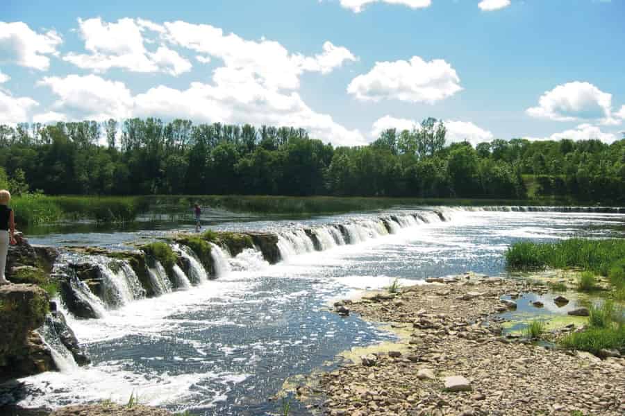 Geführte Tour zur UNESCO-Stadt Kuldiga und zum Venta-Wasserfall. Foto: GetYourGuide