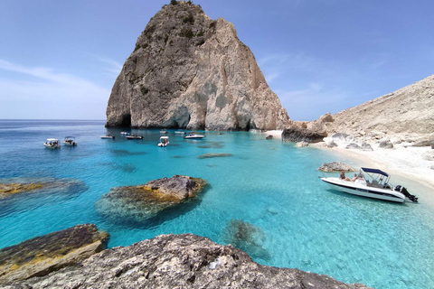 Zante: gita in barca privata all&#039;isola delle tartarughe e alle grotteTour con punto d&#039;incontro