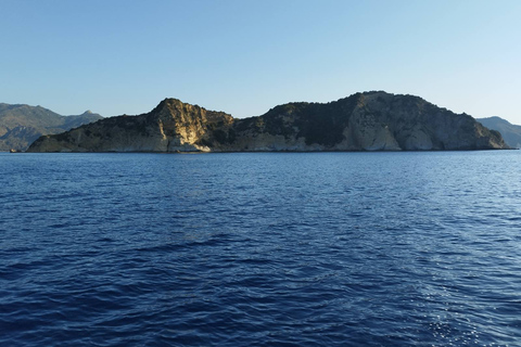 Zante: gita in barca privata all&#039;isola delle tartarughe e alle grotteTour con punto d&#039;incontro