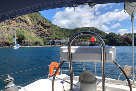 Ponta Delgada: Crucero privado en velero con bebidas de bienvenidaCrucero diurno de 4 horas