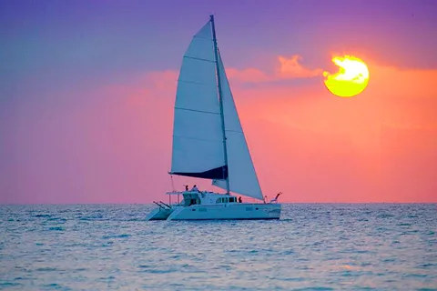Fajardo: Afternoon Sailing Charter with Appetizers & Drinks