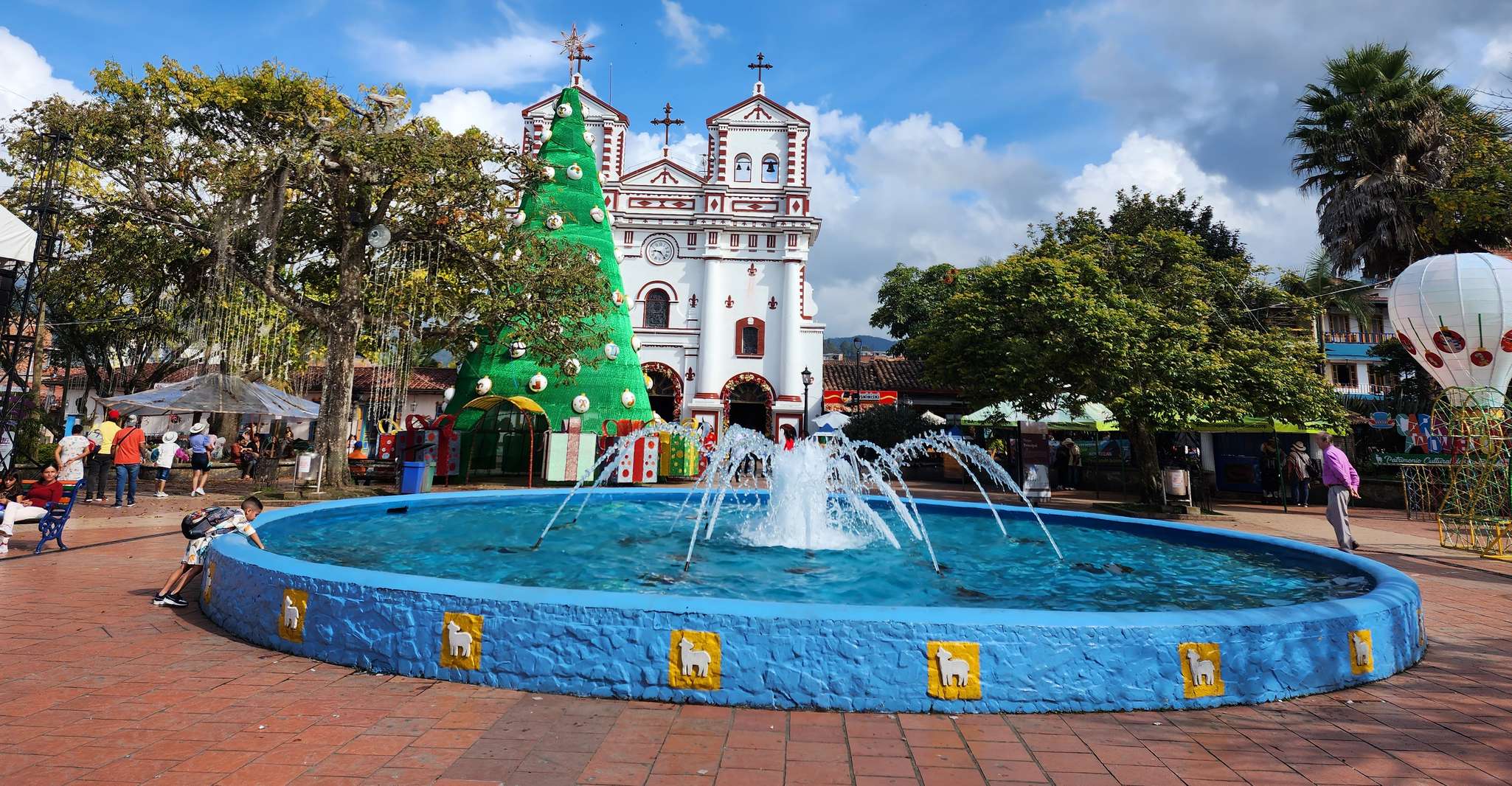 Guatape Coffee Villa including Rock Town & Waterfall - Housity