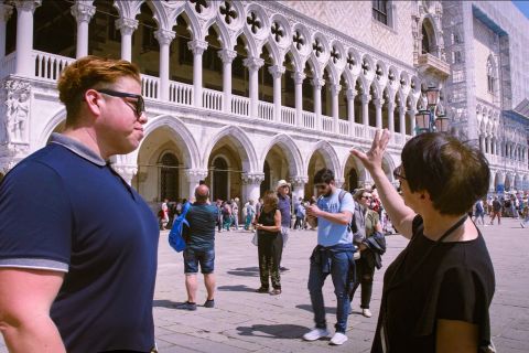 Venedig: Dogenpalast-Tour mit Markusdom und Gondelfahrt