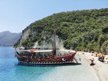Nydri: Sailing Through History. Daily Cruise with Beach BBQ
