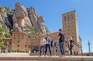 Von Barcelona aus: Besuch des Klosters Montserrat und lokale Verkostung