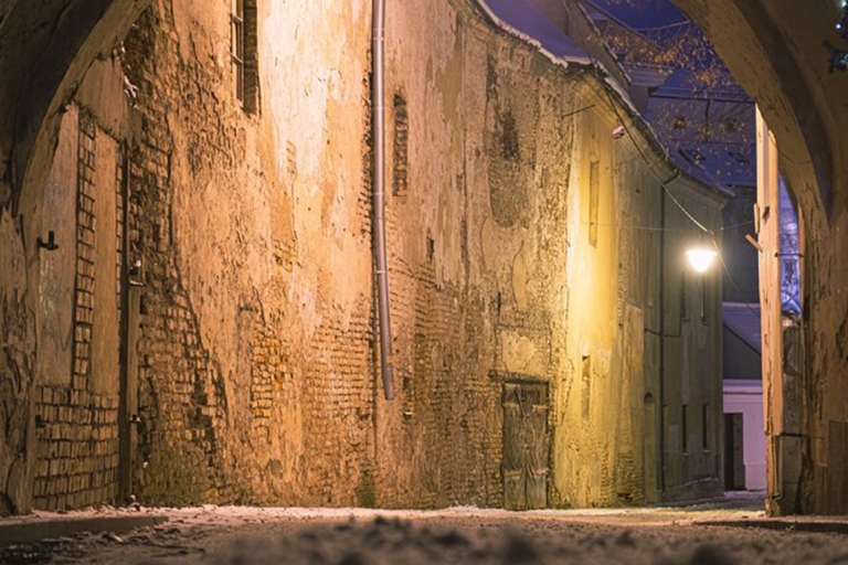 Visite fantôme de 2 heures dans la vieille ville de VilniusTour de 2 heures