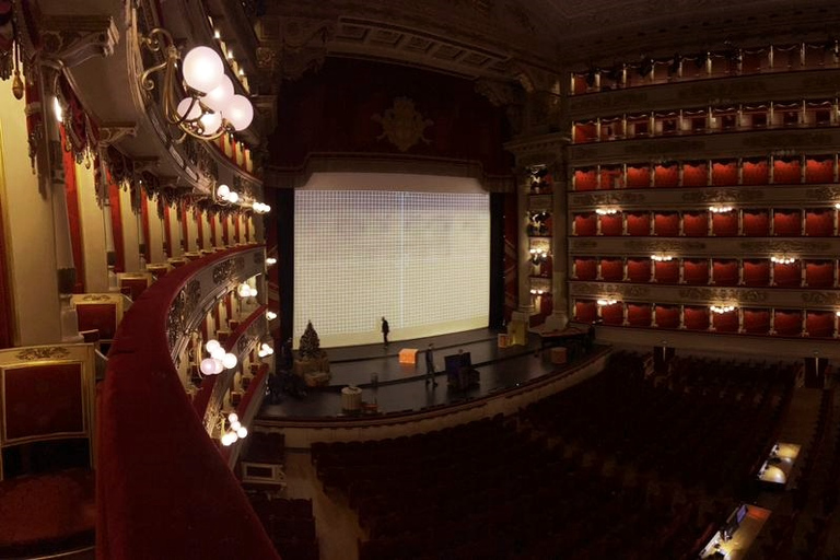 Milán: Visita guiada sin colas al Teatro de la ScalaOpción Estándar