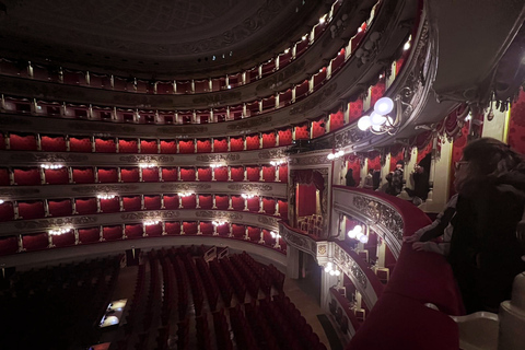 Milán: Visita guiada sin colas al Teatro de la ScalaOpción Estándar