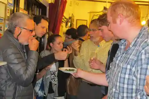 Tradycyjna madrycka nocna wycieczka z tapas i drinkami