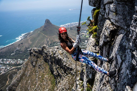 Città del Capo: esperienza di discesa in corda doppia dalla Table MountainCittà del Capo: esperienza di discesa in corda doppia sulla Table Mountain