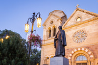 Santa Fe, City Highlights Guided Walking Tour for Seniors - Housity