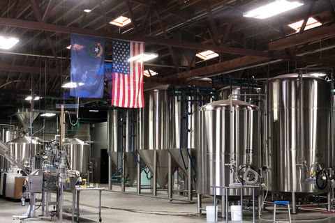 Las Vegas: wycieczka po browarze imprezowym autobusem z 3 lotami piwaWycieczka po browarze w Las Vegas autobusem imprezowym z 3 lotami piwa