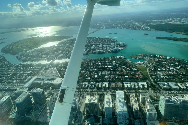 Miami: South Beach Private 35-Minute Guided Flight Tour