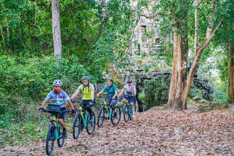 Siem Reap: Angkor Sunset Bike & Boat Tour w/ Drinks & Snacks