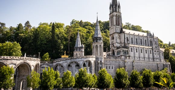 Von San Sebastian aus: Heiligtum von Lourdes
