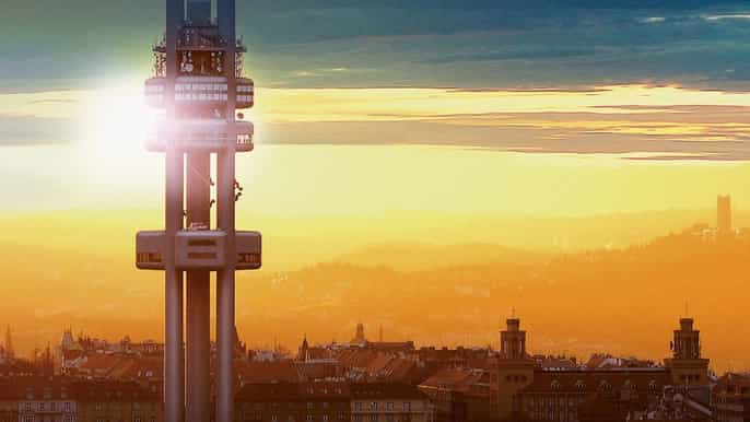 Praga: Entrada al Observatorio de la Torre de TV de Žižkov