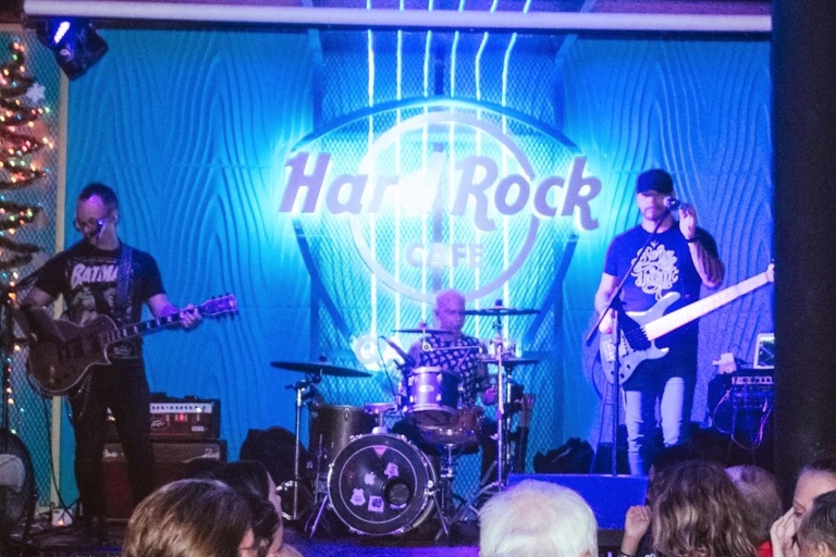 City Tour Nocturno por Cancún y Noche de Música en Vivo en el Hard Rock