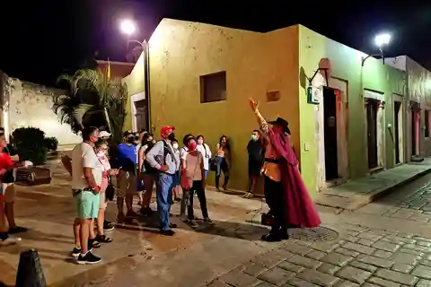 Visite à pied de Campeche : contes mexicains, représentation théâtrale