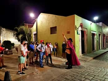 Campeche: Recorrido a pie por la Representación Teatral de Cuentos Mexicanos