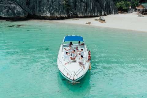 Coron: Private Island-Hopping Tour on a Yacht or Speedboat Private Speedboat Tour with Pickup and Drop-Off