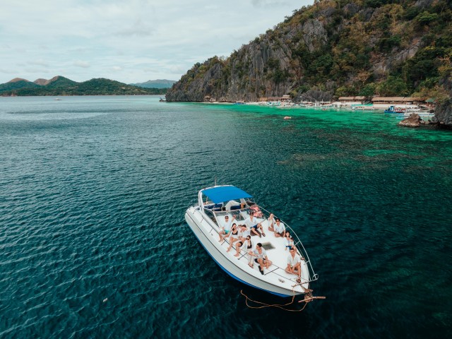 Visit Coron Private Island-Hopping Tour on a Yacht or Speedboat in Coron, Palawan