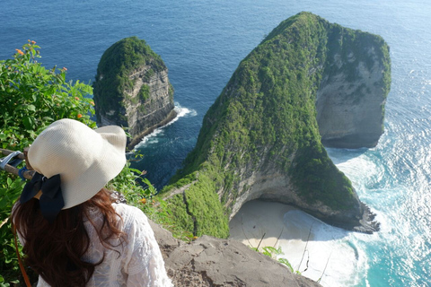 Från Bali: Lembongan &amp; Penida 2-dagarstur med snorklingMötesplats (ingen hämtning och lämning)