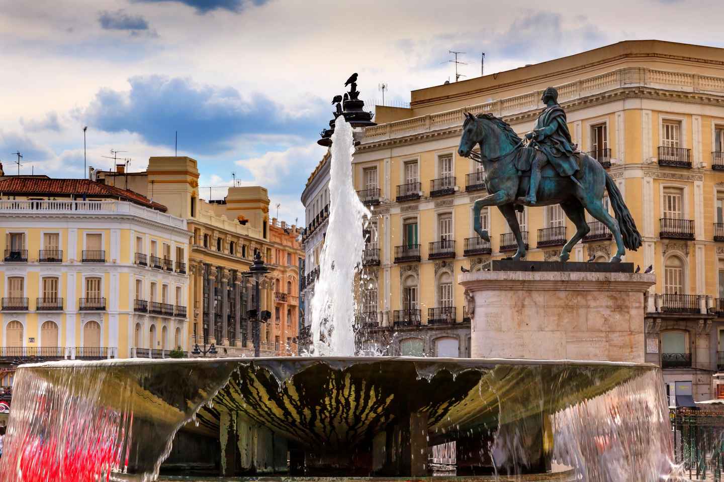 Madrid: Walking tour of Barrio de las Letras and Madrid de los Austrias - English Tour