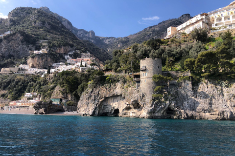 Da Sorrento: Crociera privata di un giorno a Positano e Costiera AmalfitanaDa Sorrento: crociera di 1 giorno a Positano e sulla Costiera Amalfitana