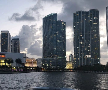 Miami: Biscayne Bay Millionaire's Row Boat Tour