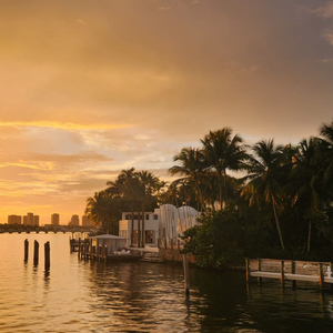 Miami: Biscayne Bay Millionaire's Row Boat Tour