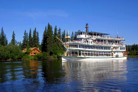 Fairbanks: Riverboat Cruise and Local Village Tour