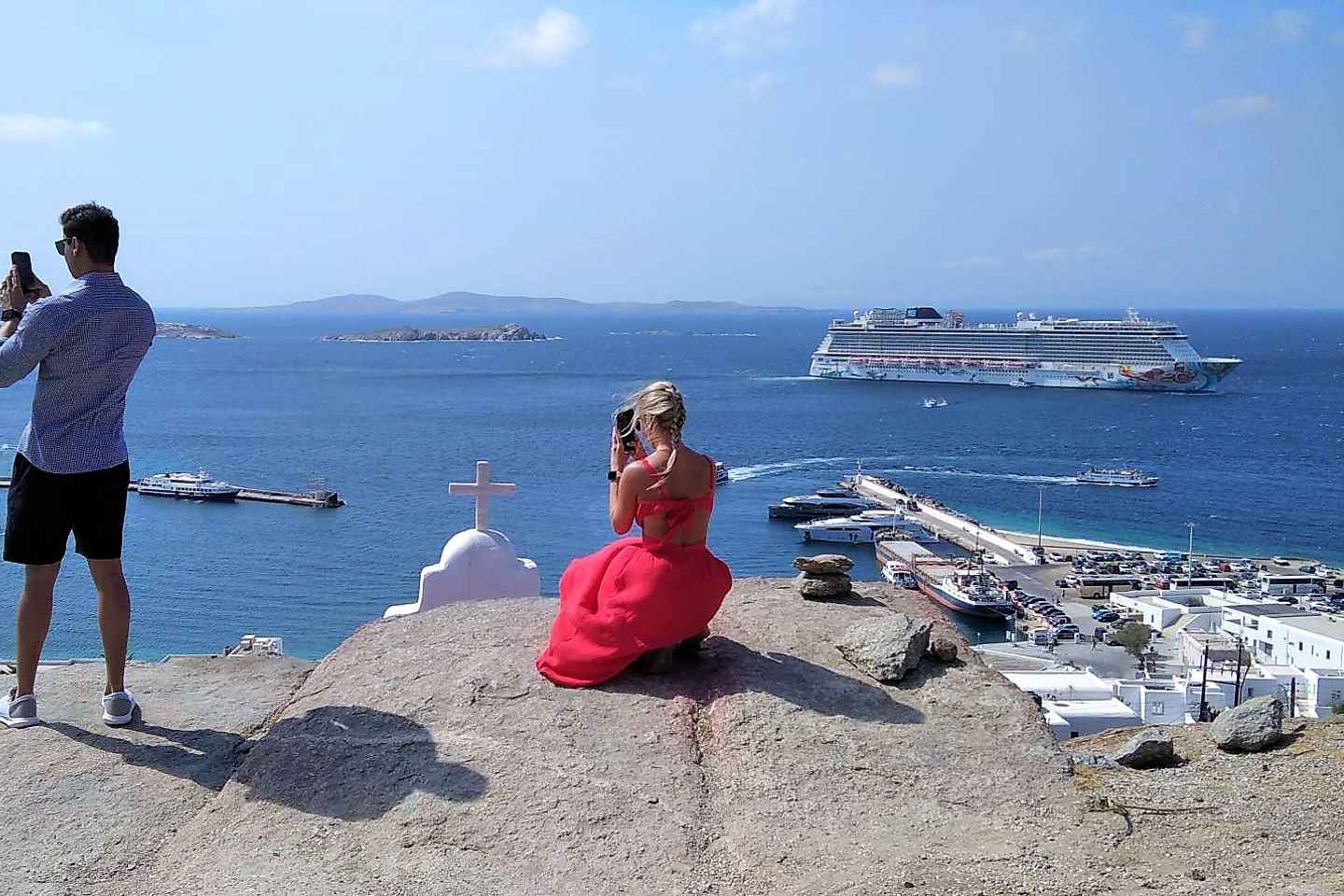 Mykonos: Highlights Tour with Panagia Tourliani Monastery - Public tour