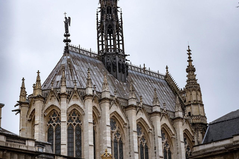 Paris: Sainte-Chapelle, Conciergerie, Notre Dame Guided Tour Small-Group Tour in English