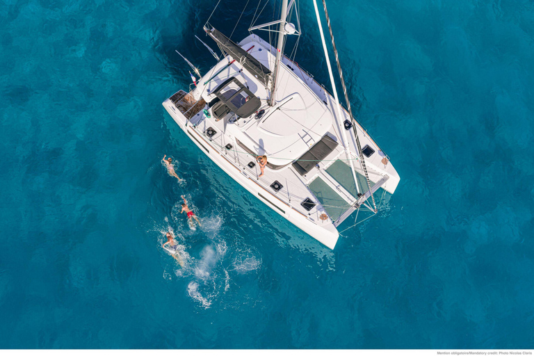 Mykonos : Croisière en catamaran sur l'île de Rhénia avec repas et boissons