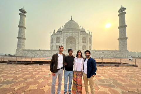 Geführte Tour durch das Taj Mahal & Mausoleum inklusive Eintrittspreis