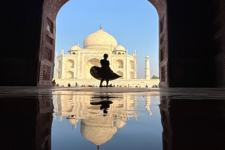 Guided tour of Taj Mahal & Mausoleum included entrance fee