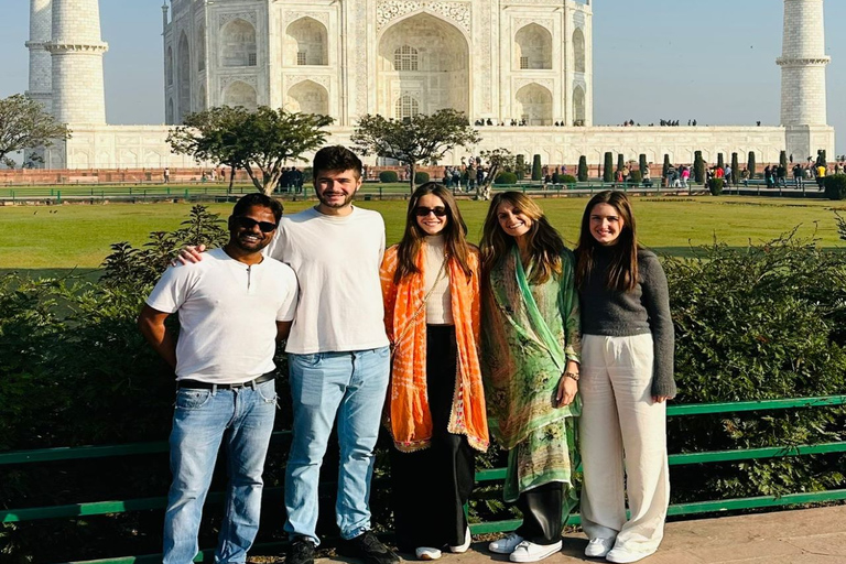 Geführte Tour durch das Taj Mahal & Mausoleum inklusive Eintrittspreis