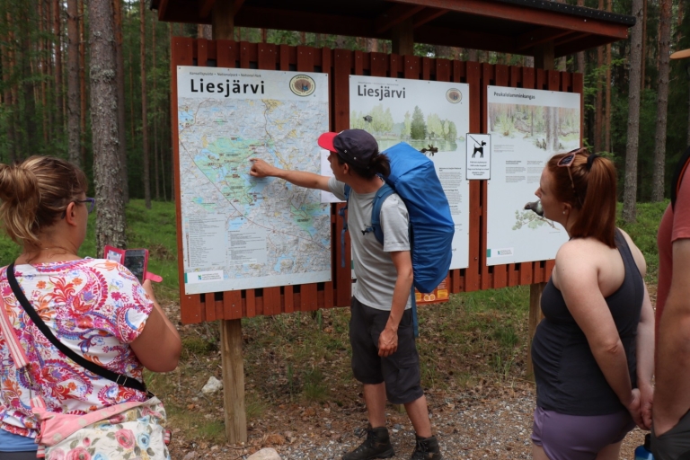 Vanuit Helsinki: Liesjärvi National Park-wandelingMagische Taiga-boswandeling