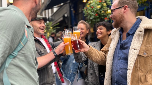 Visit Londres: excursão a pé pelos pubs históricos reais in Jay Mews, London